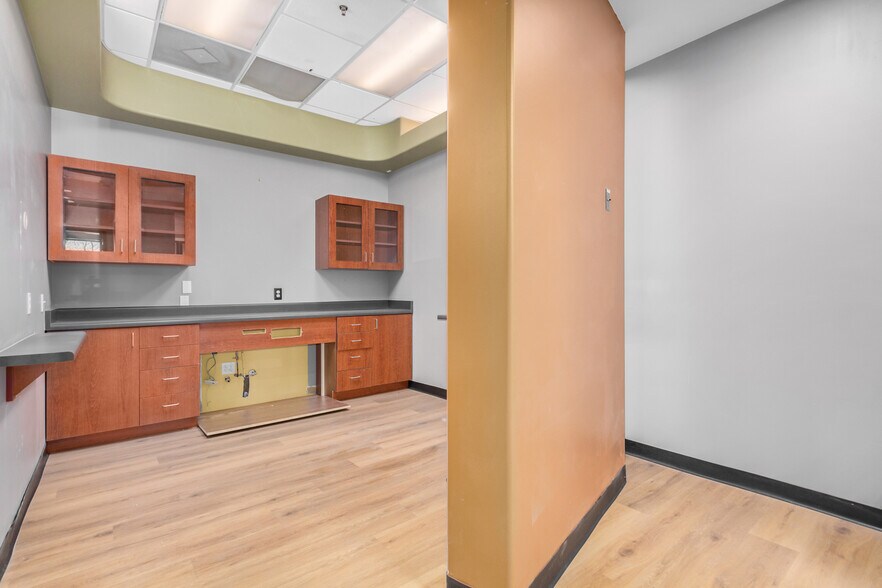 More Photos Of 13575 W Indian School Rd, Litchfield Park Medical For Sale