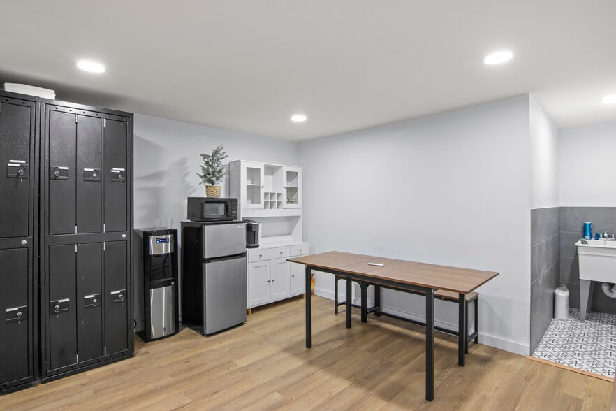 More Photos Of 390 Moffitt Blvd, Islip Warehouse For Sale