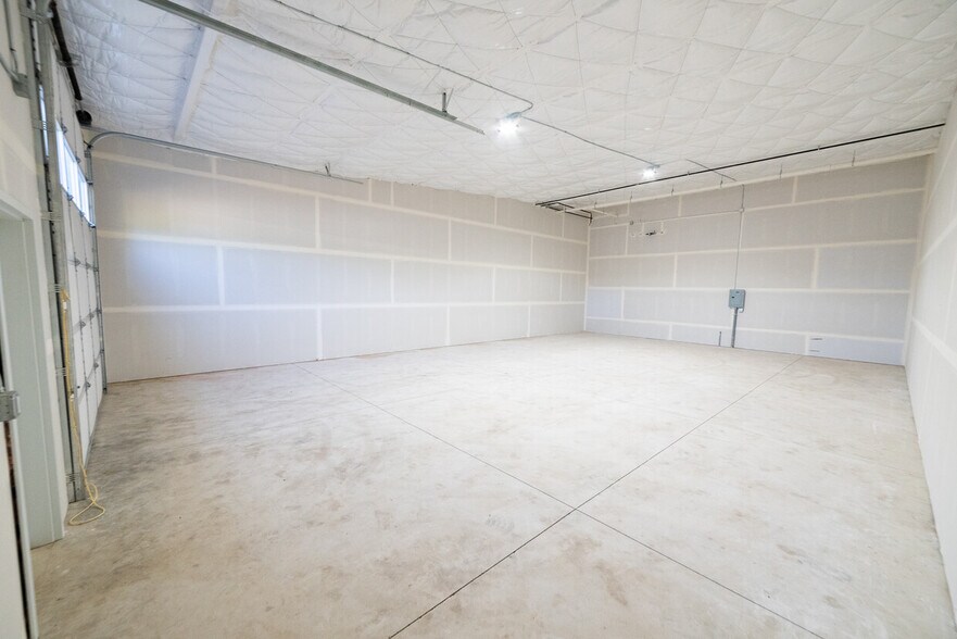 More Photos Of 90900 Roberts Rd, Coburg Unknown For Lease