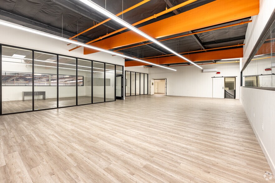 More Photos Of 1601 Perrino Pl, Los Angeles Manufacturing For Lease