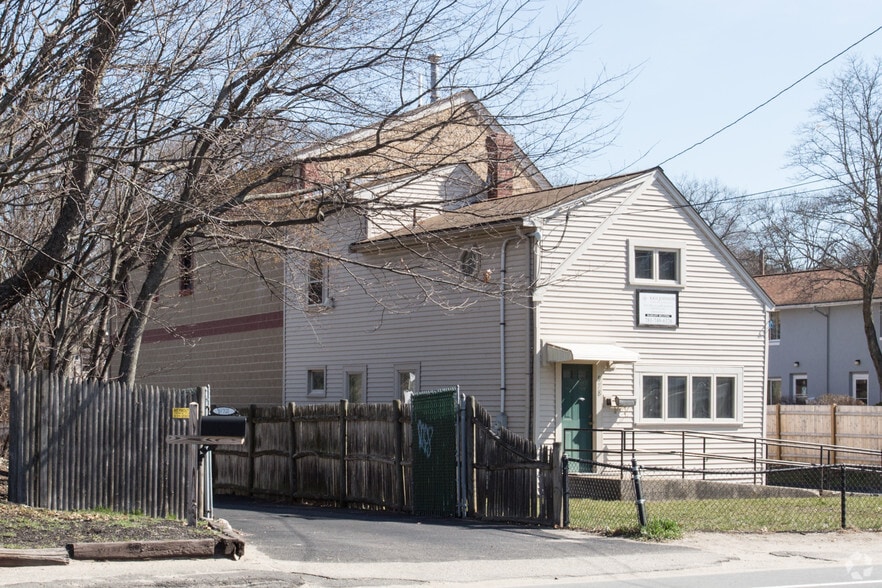 More Photos Of 978 Washington St, Weymouth Flex For Lease