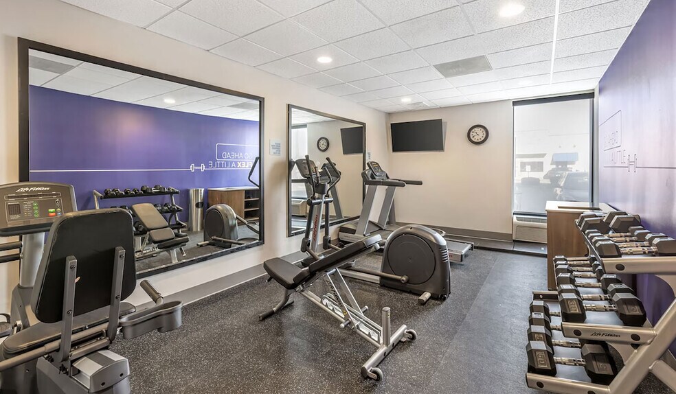 More Photos Of 13330 Cicero Ave, Crestwood Hotel For Sale