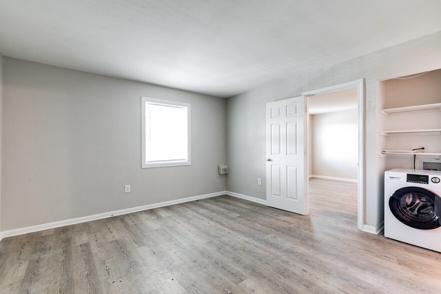 More Photos Of 37 Labrook Dr, Richmond Apartments For Sale