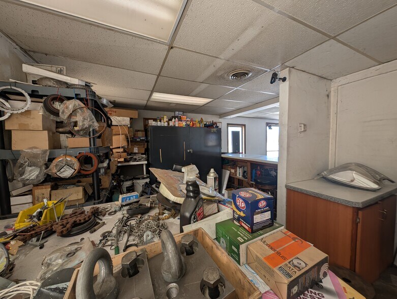 More Photos Of 1100 Weise St, Green Bay Auto Dealership For Sale