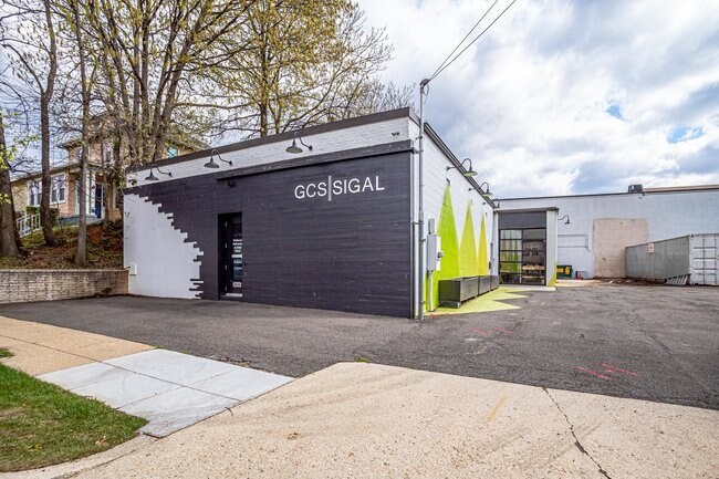 More Photos Of 3020 Yost Pl NE, Washington Flex For Lease