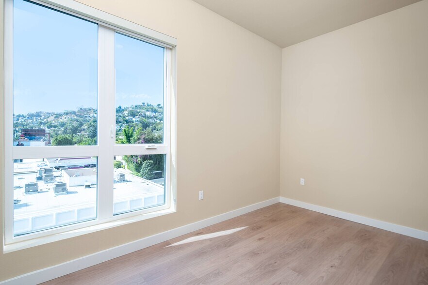 More Photos Of 1511 N Fairfax Ave, Los Angeles Apartments For Lease