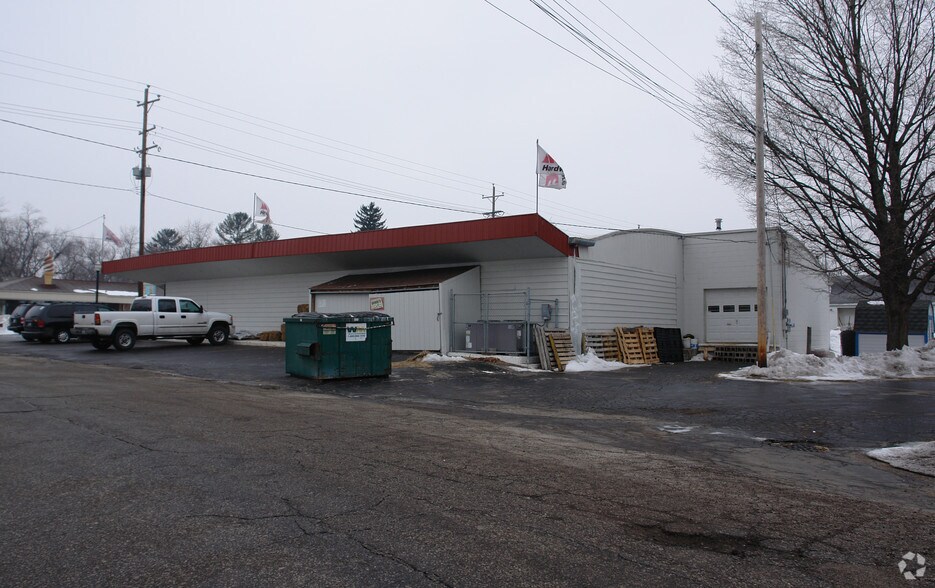 More Photos Of 1960 Cedar St, Holt Freestanding For Sale