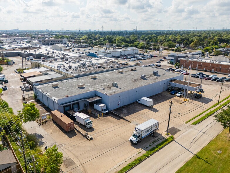 More Photos Of 11814 Bellaire Blvd, Houston Storefront For Sale