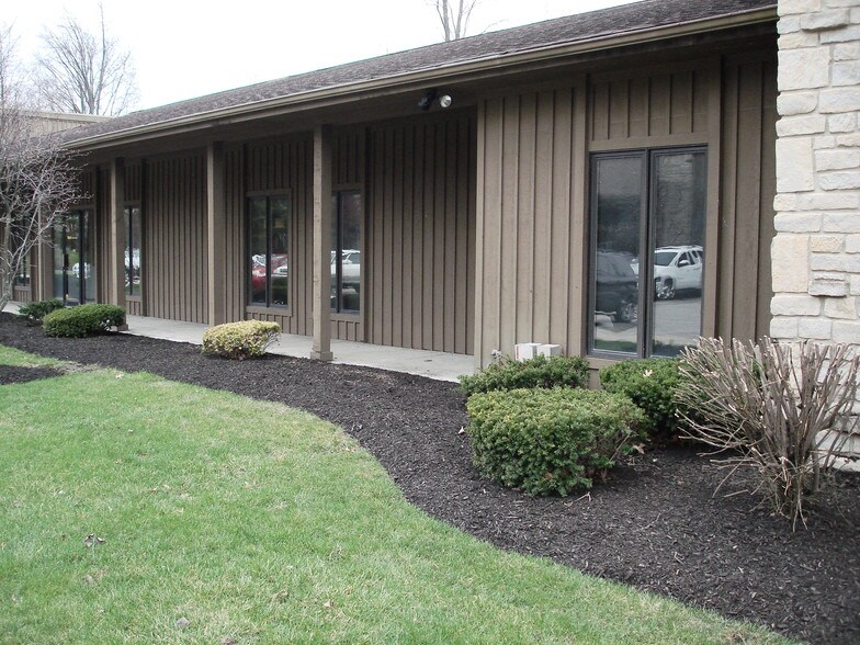 More Photos Of 2641 Oakstone Dr, Columbus Office For Lease