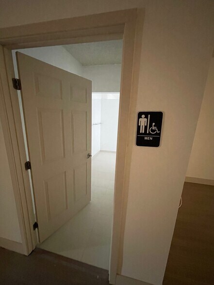 More Photos Of 7216 Valmont St, Tujunga Lodge Meeting Hall For Sale