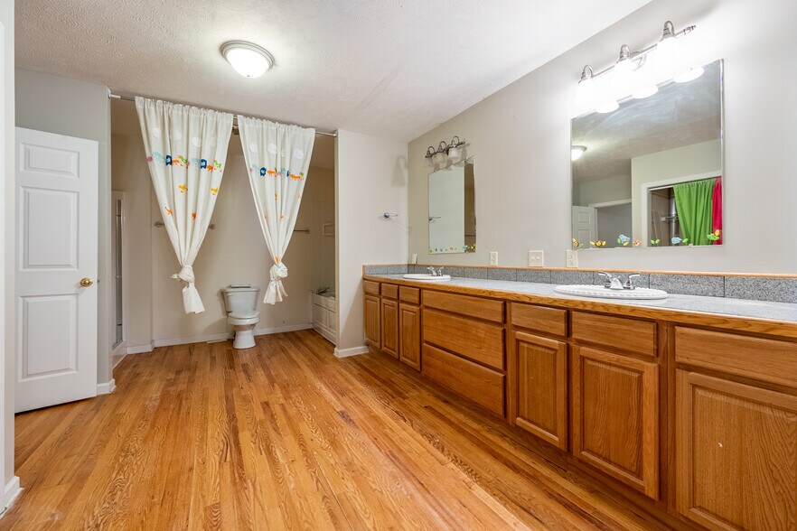More Photos Of 522 N Main St, Hillsville Office Residential For Sale