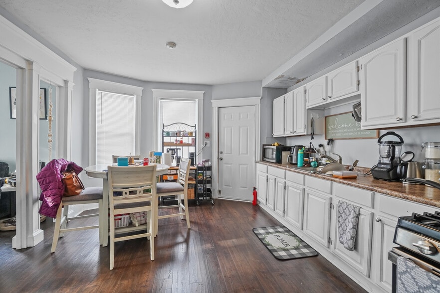 More Photos Of 47 Mary St, Pawtucket Apartments For Sale