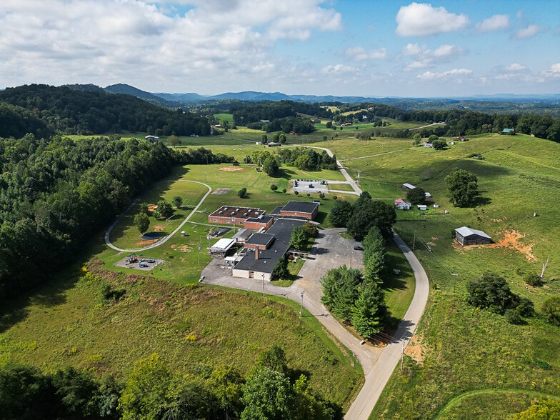 More Photos Of 3500 W Pines Rd, Greeneville Schools For Sale