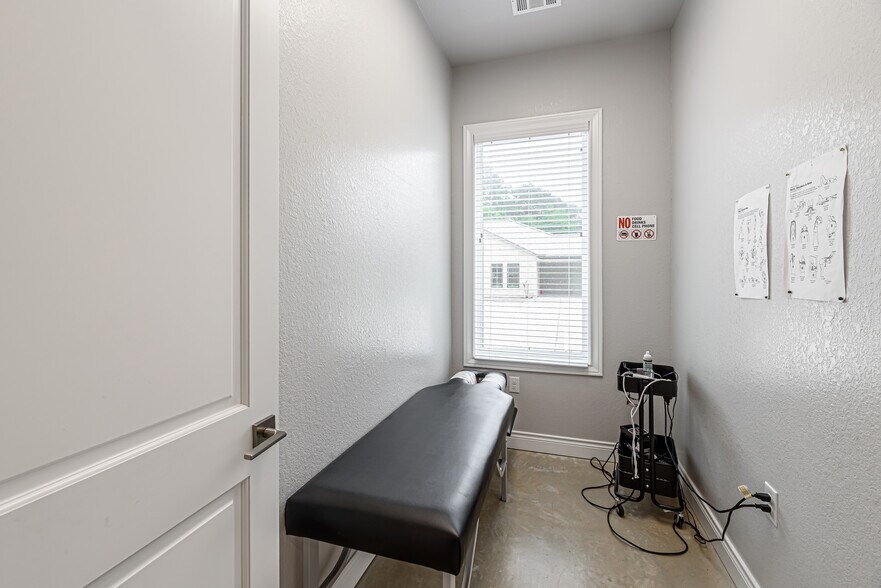 More Photos Of , Tomball Office For Sale