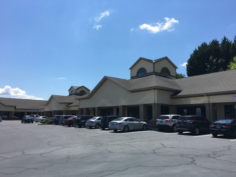 More Photos Of 1620 Highway 76 W, Hiawassee Office For Lease