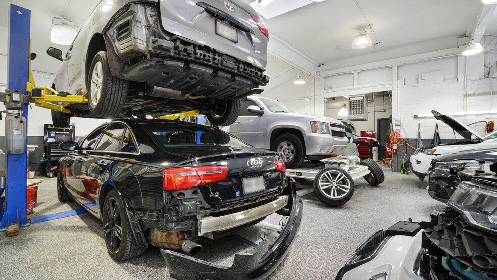 More Photos Of 10 Jerusalem Ave, Hempstead Auto Repair For Sale