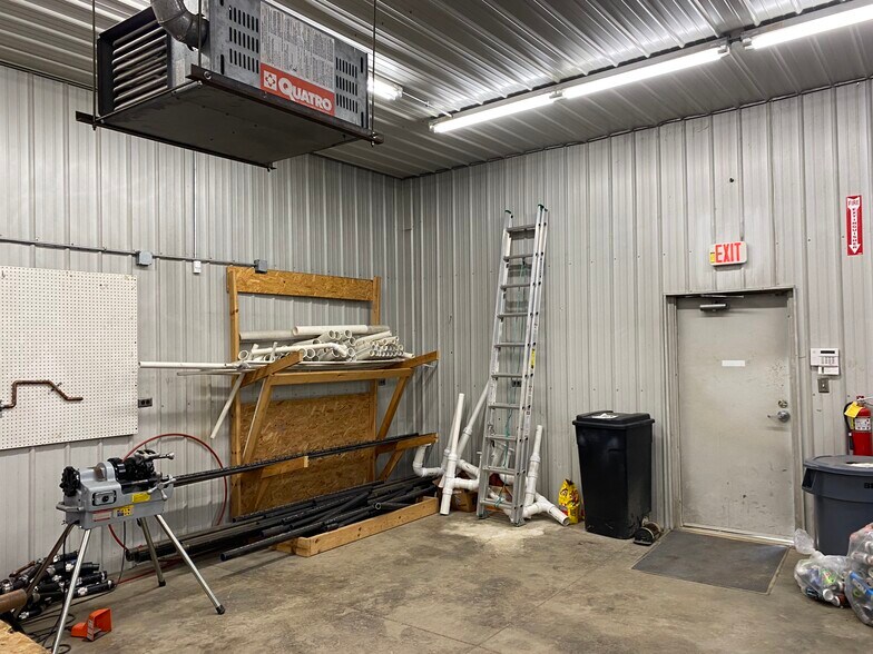 More Photos Of 6930 SR 67 Hwy, Muncie Light Distribution For Sale