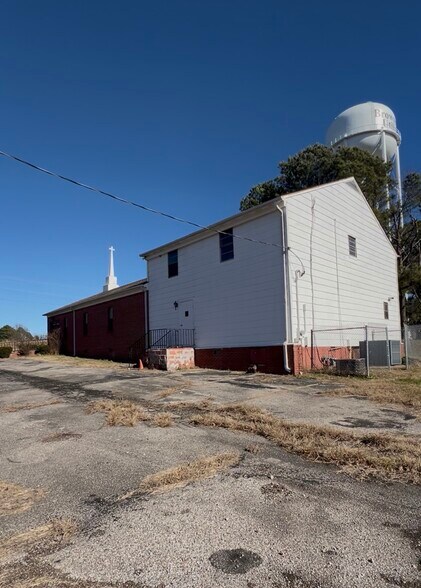 More Photos Of 977 King Ave, Brownsville Religious Facility For Sale