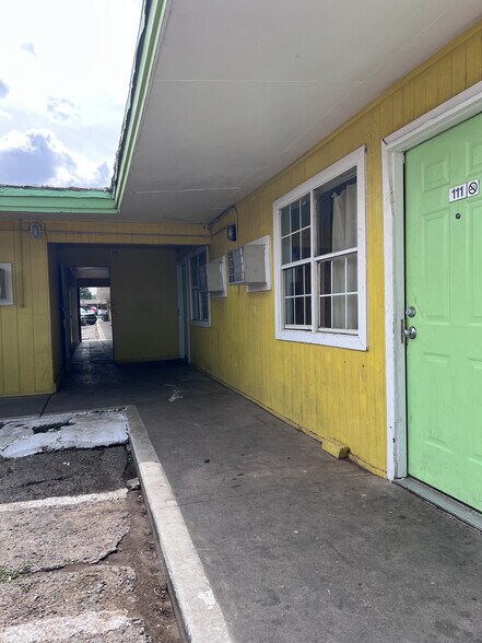 More Photos Of 4401 Avenue Q, Lubbock Hotel For Sale