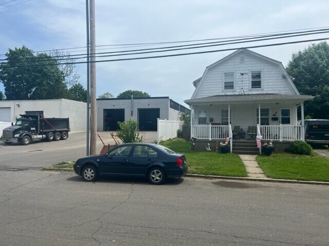 More Photos Of 81 Munson St, Milford Warehouse For Lease