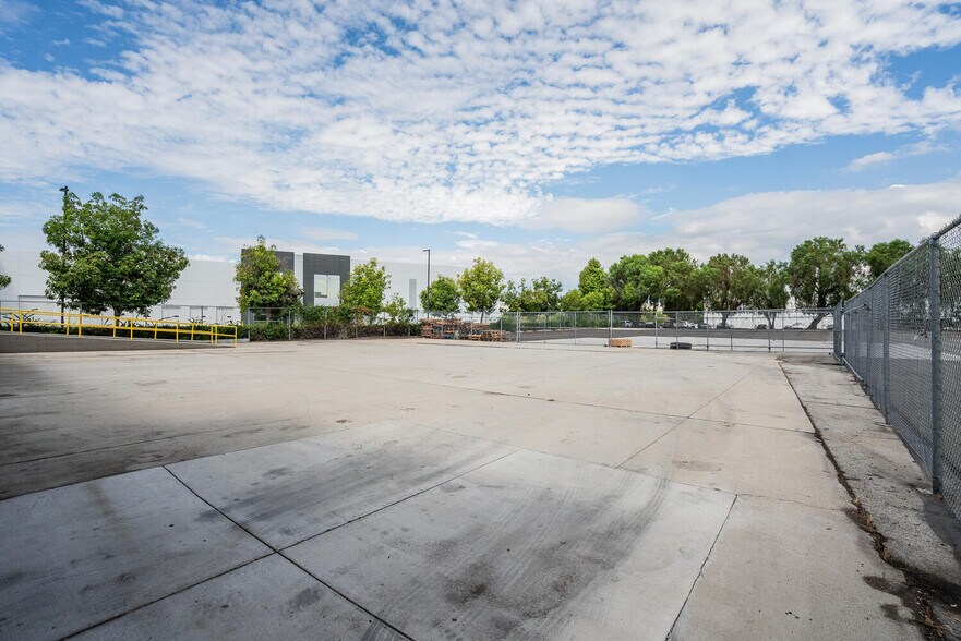 More Photos Of 17711 E Railroad St, City of Industry Warehouse For Lease