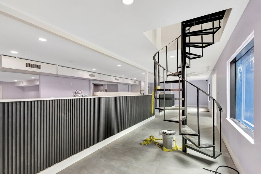 More Photos Of 7030 N Haverhill Rd, Riviera Beach Warehouse For Sale