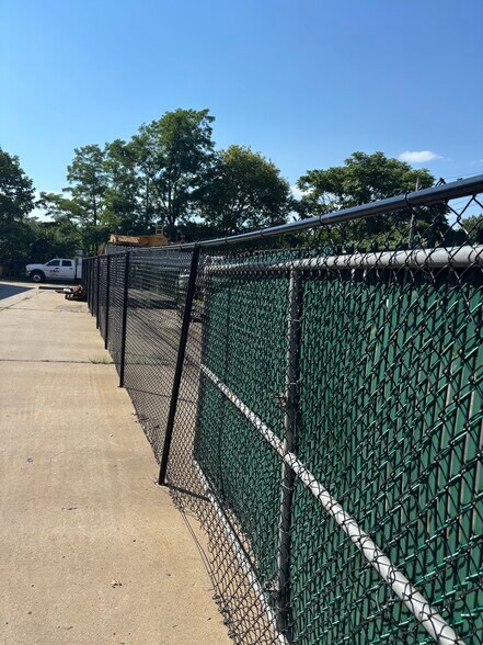 More Photos Of 2 Park Pl, Glen Cove Land For Lease