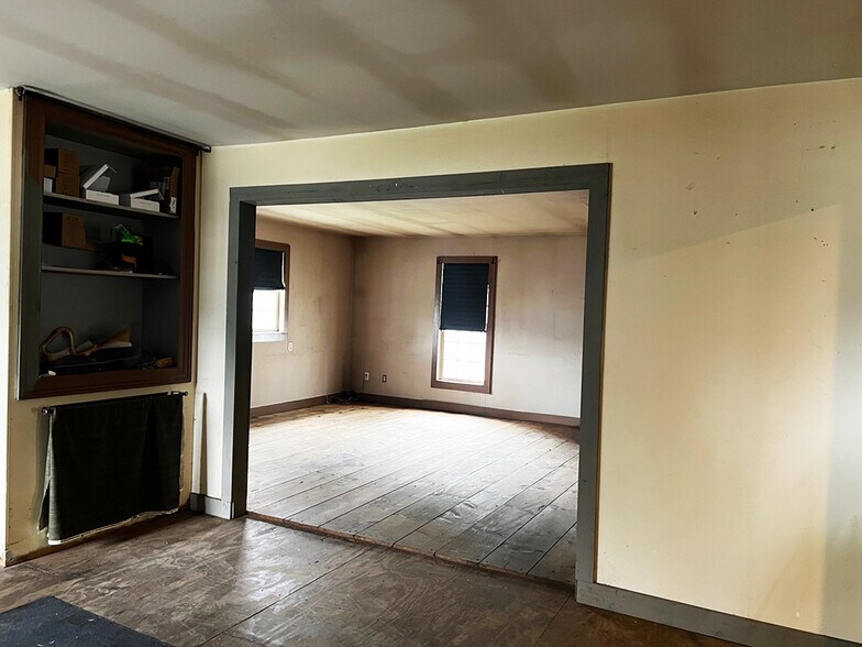 More Photos Of 124 Clinton St, Delaware City Storefront Retail Residential For Sale