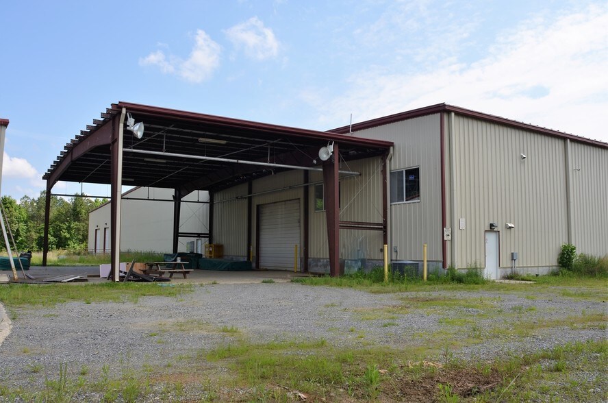 More Photos Of 16517 Bull Church Rd, Woodford Warehouse For Lease