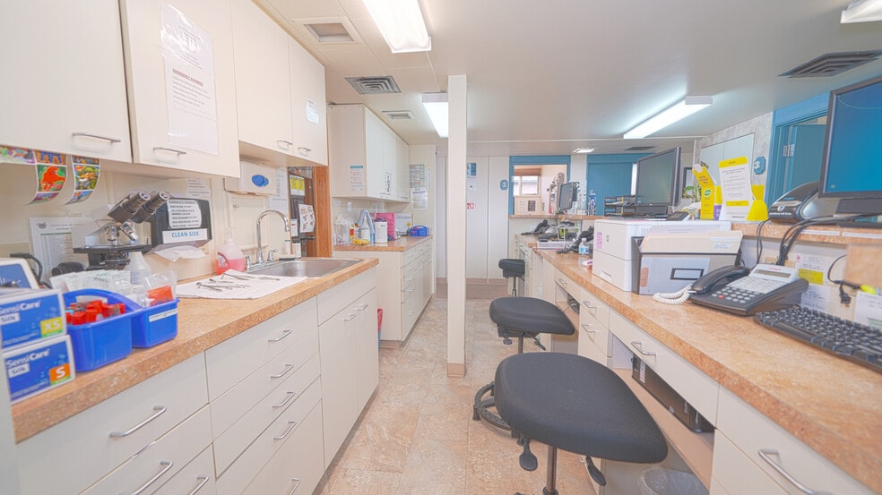 More Photos Of 555 Meeker St, Delta Medical For Lease