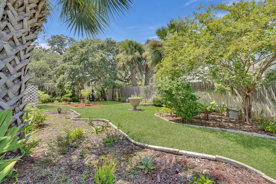 More Photos Of 21 Officers Row, Tybee Island Hospitality For Sale