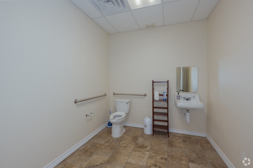 More Photos Of 10800 State Highway 191, Midland Manufacturing For Lease