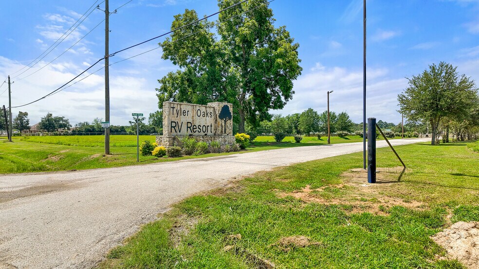 More Photos Of 10855 US Highway 69 N, Tyler Trailer Camper Park For Sale