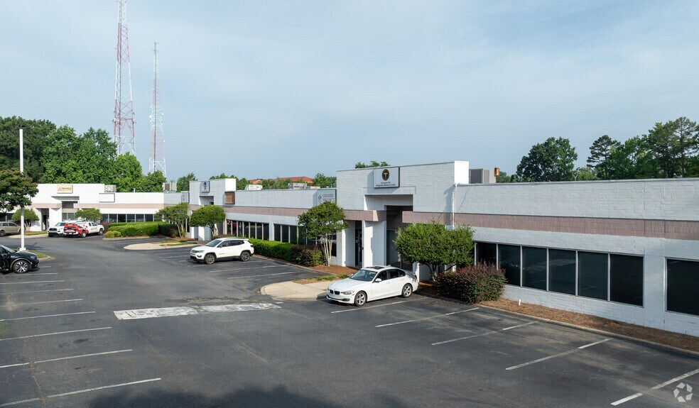 More Photos Of 5100 Reagan Dr, Charlotte Unknown For Lease