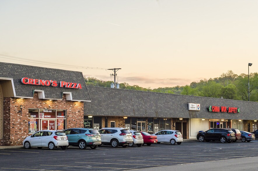 More Photos Of 300-499 Downtowner Plz, Coshocton General Retail For Sale