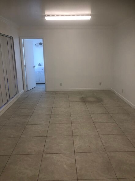 More Photos Of 810 NW 1st Ave, Boca Raton Warehouse For Lease