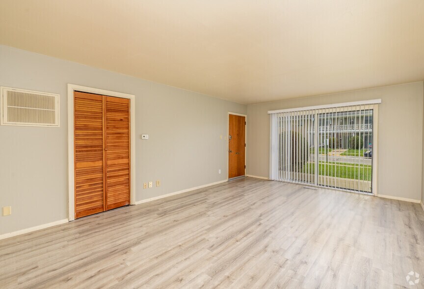 More Photos Of 1005 N Park Forest Dr, Marion Apartments For Sale