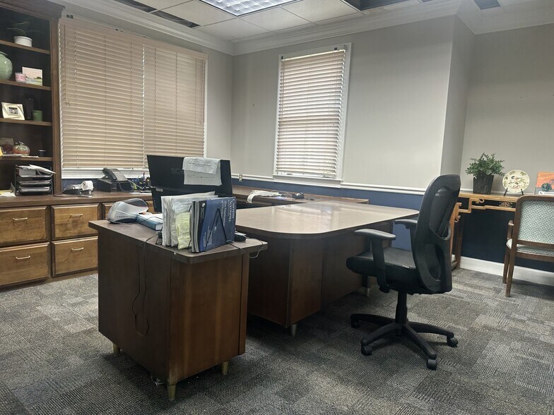 More Photos Of 3006 N Patterson St, Valdosta Office For Sale