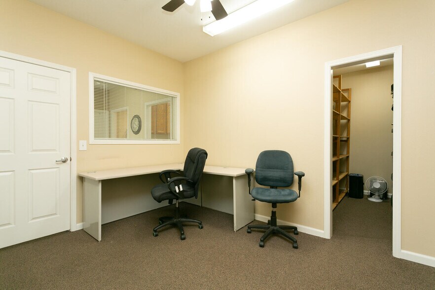 More Photos Of 11811 Upham St, Broomfield Warehouse For Lease