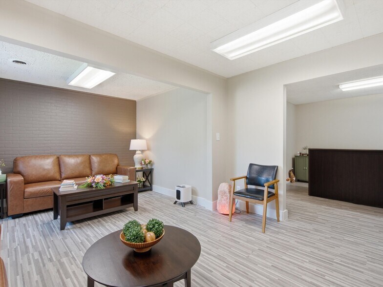 More Photos Of 35000-35008 Division Rd, Richmond Medical For Sale