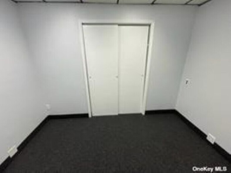 More Photos Of 66-00 Long Island Expy, Maspeth Office For Lease