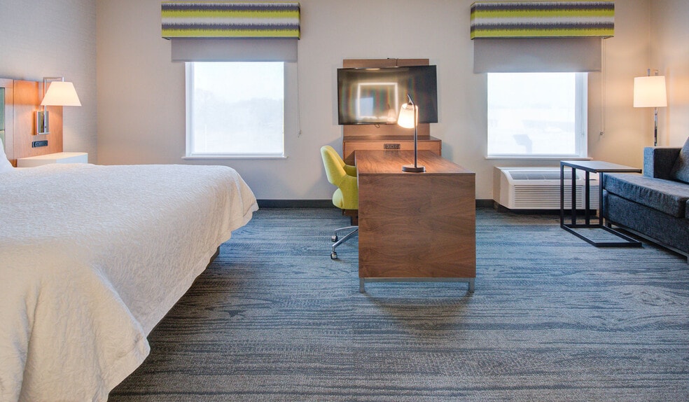 More Photos Of 4617 7th St, Bay City Hotel For Sale