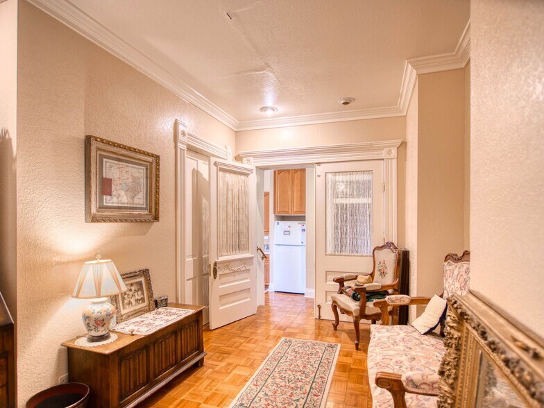 More Photos Of , Mason Unknown For Sale