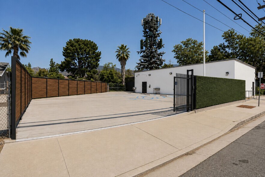 More Photos Of 14071 Polk St, Sylmar Food Processing For Lease