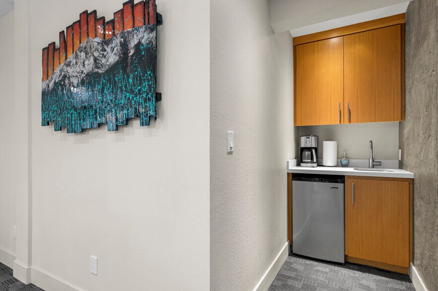 More Photos Of 625 Hwy 50, Zephyr Cove Office For Sale