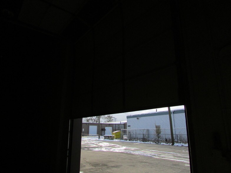 More Photos Of 14033-14055 Achyl Ave, Warren Warehouse For Sale