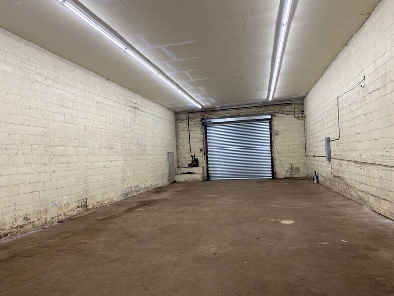 More Photos Of 115 Hanford St, Newark Warehouse For Lease