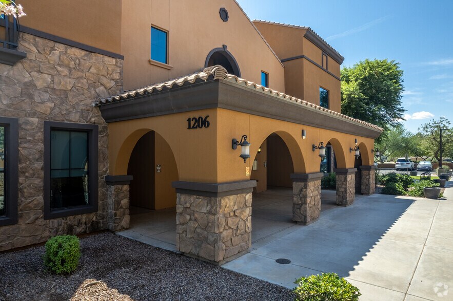 More Photos Of 1166 E warner Rd, Gilbert Unknown For Lease