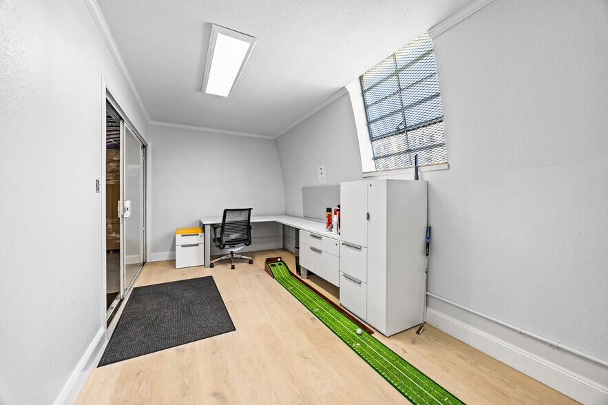 More Photos Of 65 Winslow St, Redwood City Warehouse For Sale