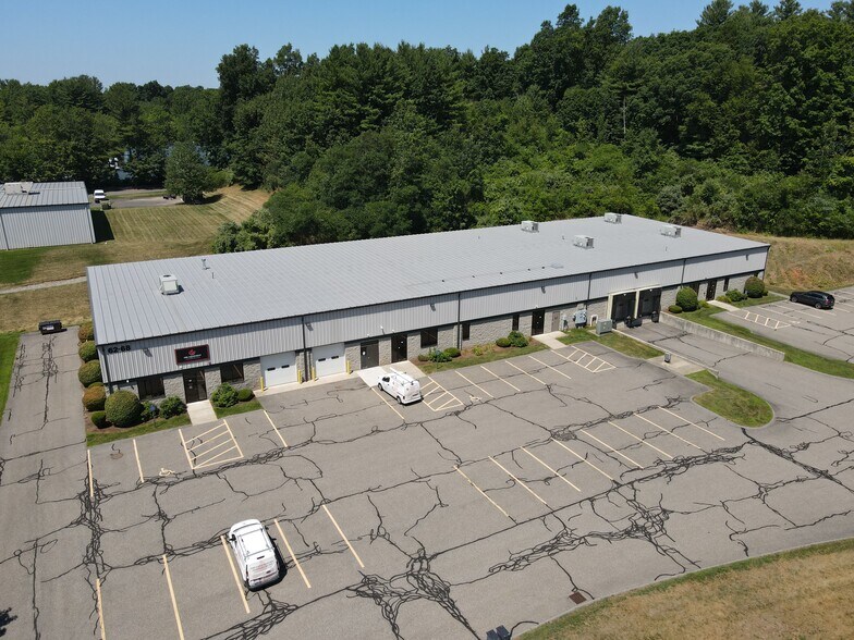 More Photos Of 68 Gold St, Agawam Light Manufacturing For Lease